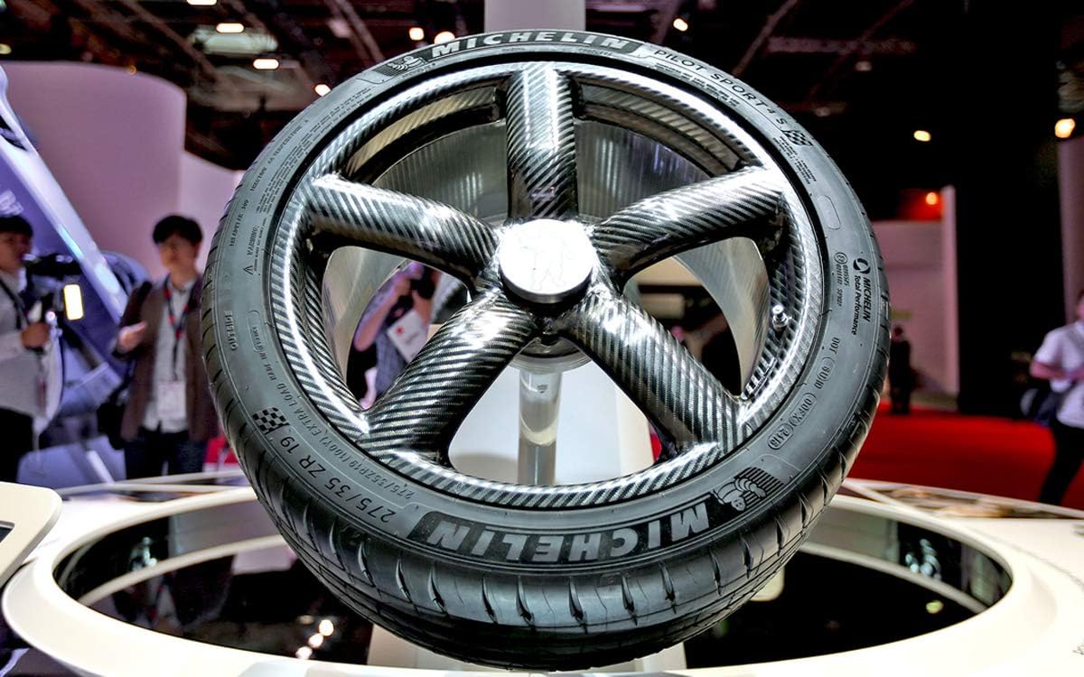 Summer Radial Car Tire 215/40R18 85Y V32785