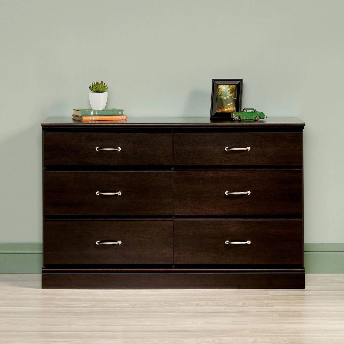 6 Drawer Dresser T241576