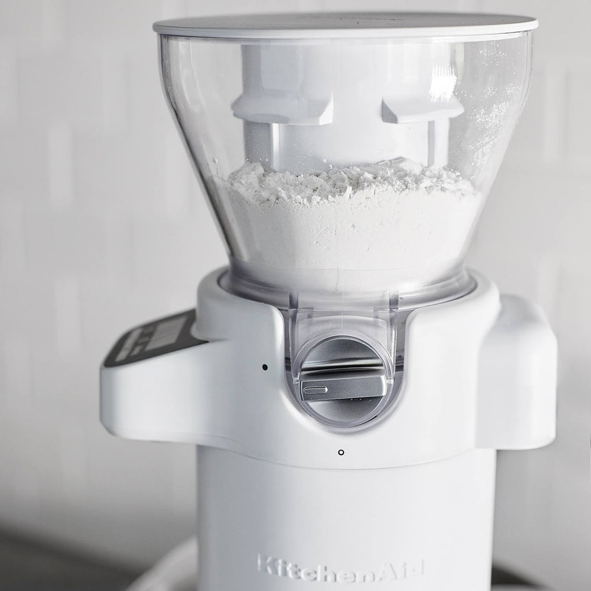 Sifter and Scale Attachment Bundle White Q7021