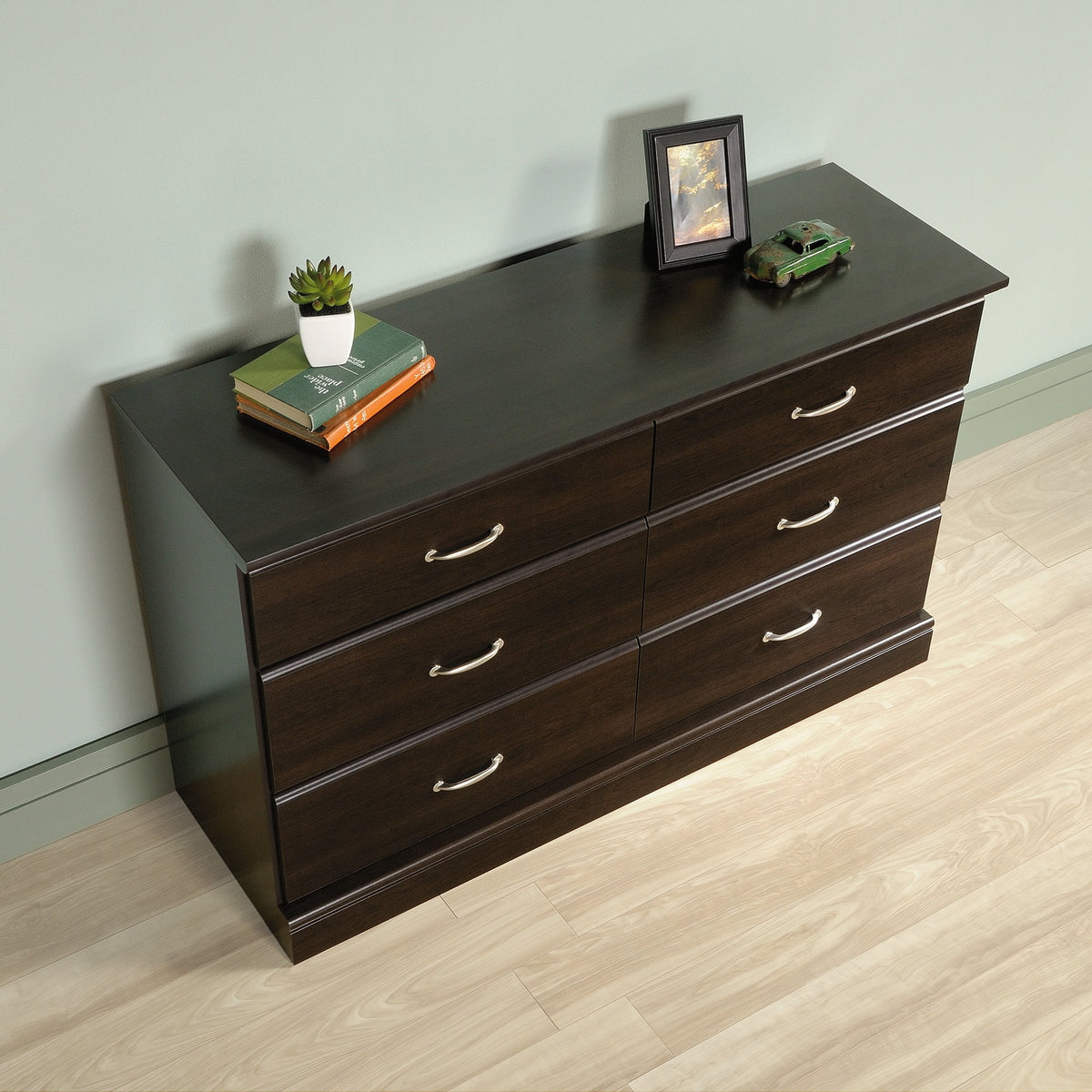 6 Drawer Dresser T241576