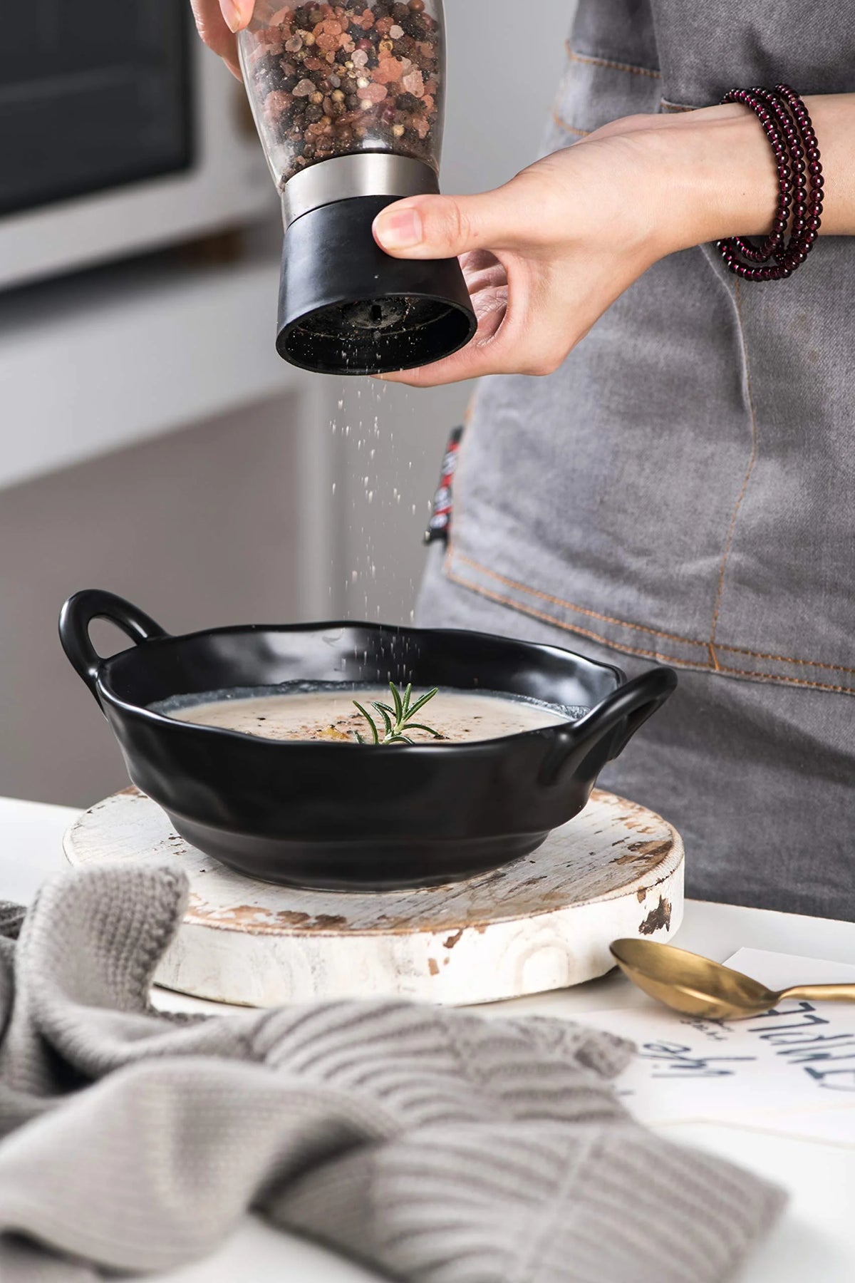 Black Ceramic Matte Glazed Bowls Set of 4 U802950