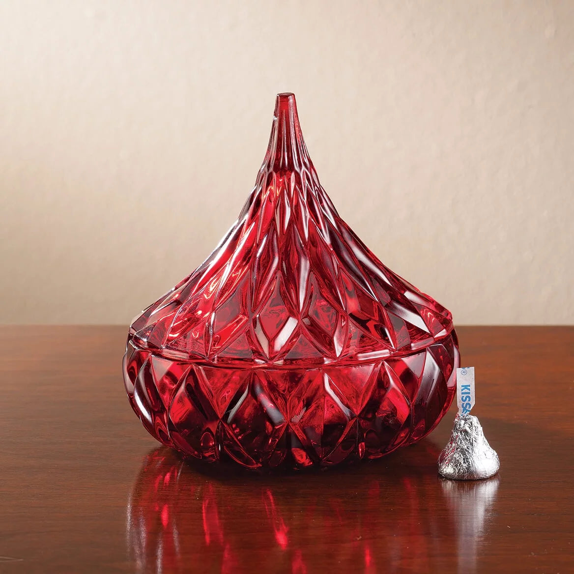 Hershey's Kisses Red Box S466486
