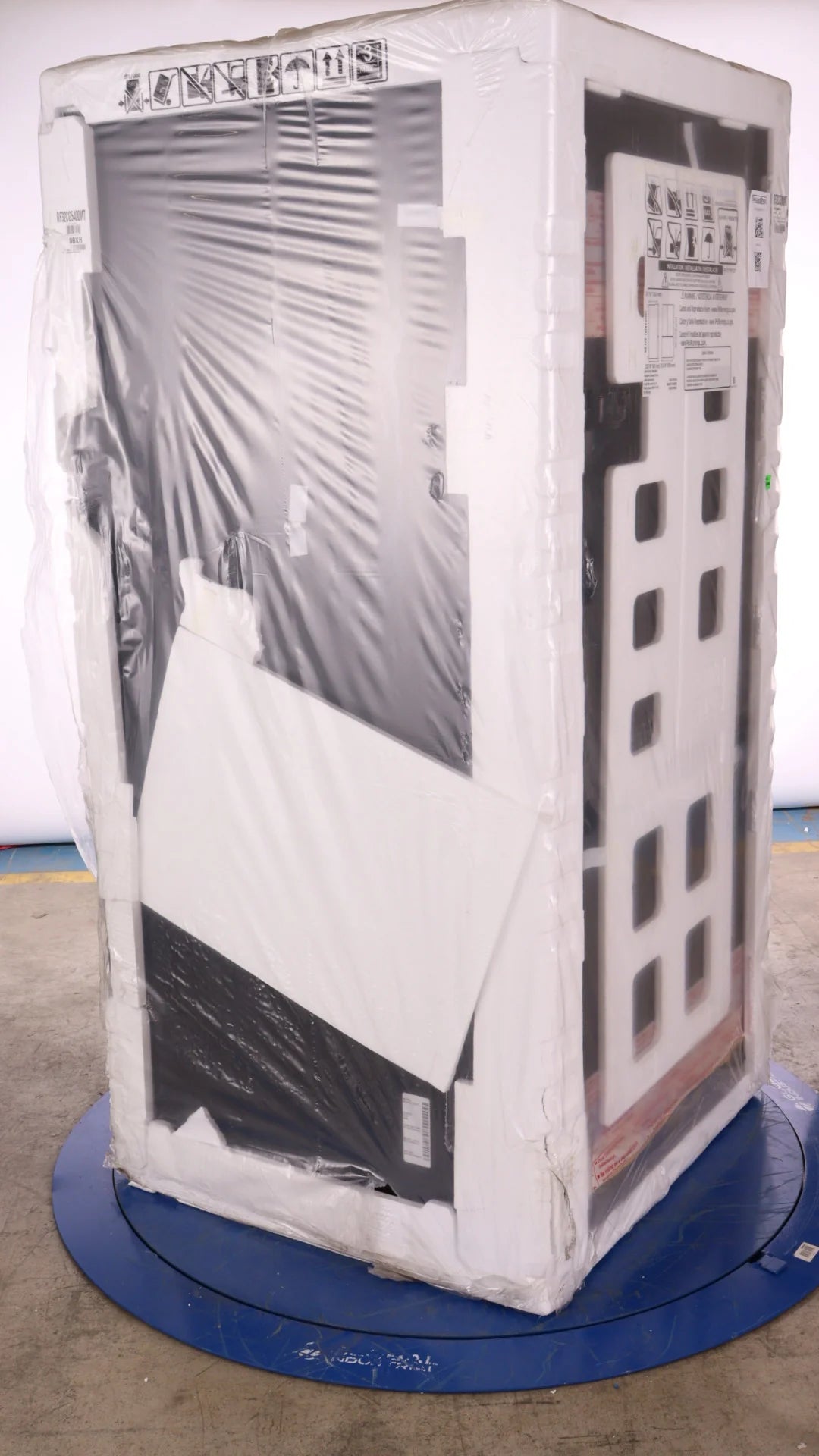 36 In. 30.5 Cu. Ft. Matte Black Steel 3 Door French Door Refrigerator W248