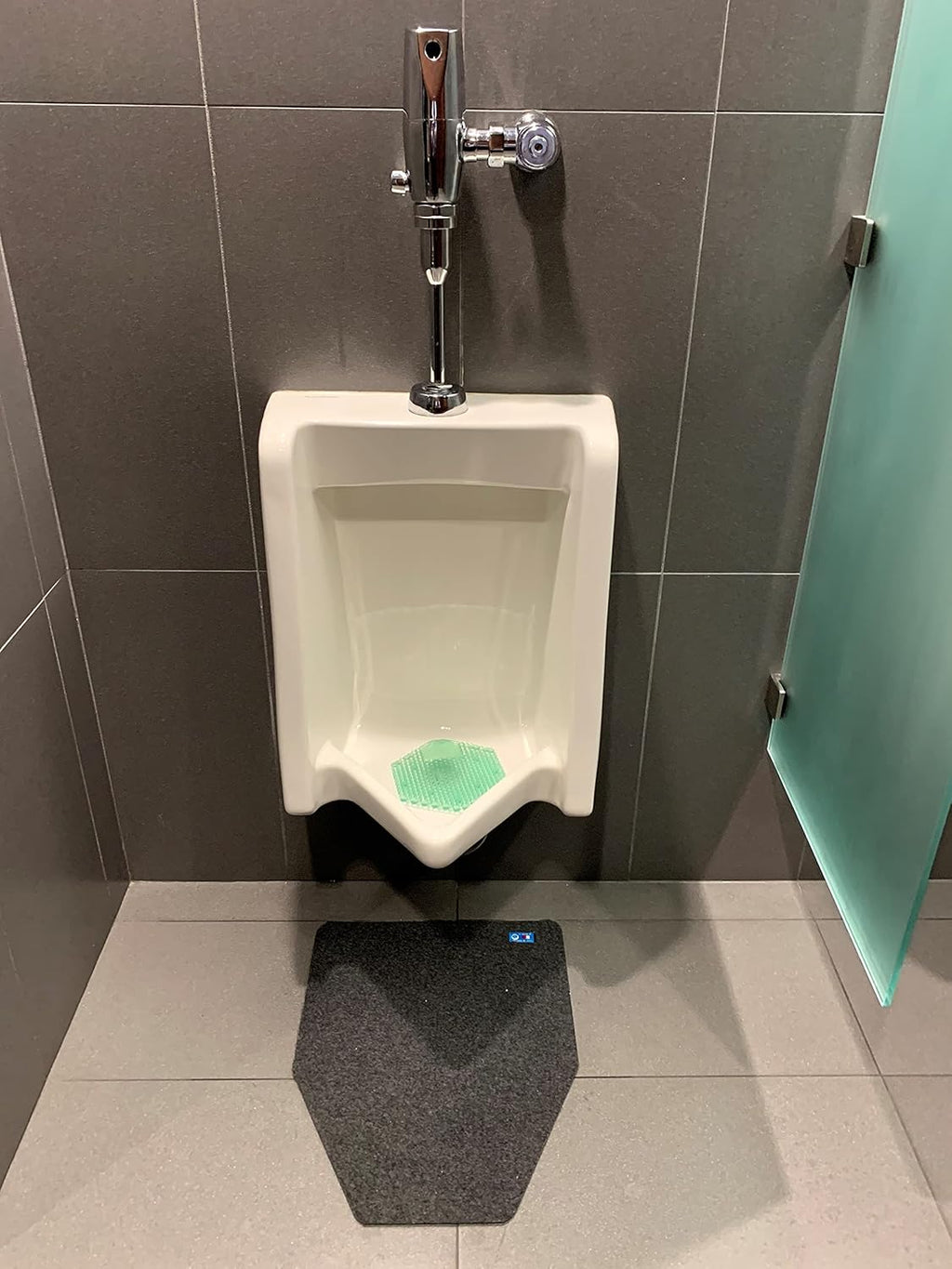 Disposable Urinal Mats, Charcoal, Case of 6 Pack of 2 M92468